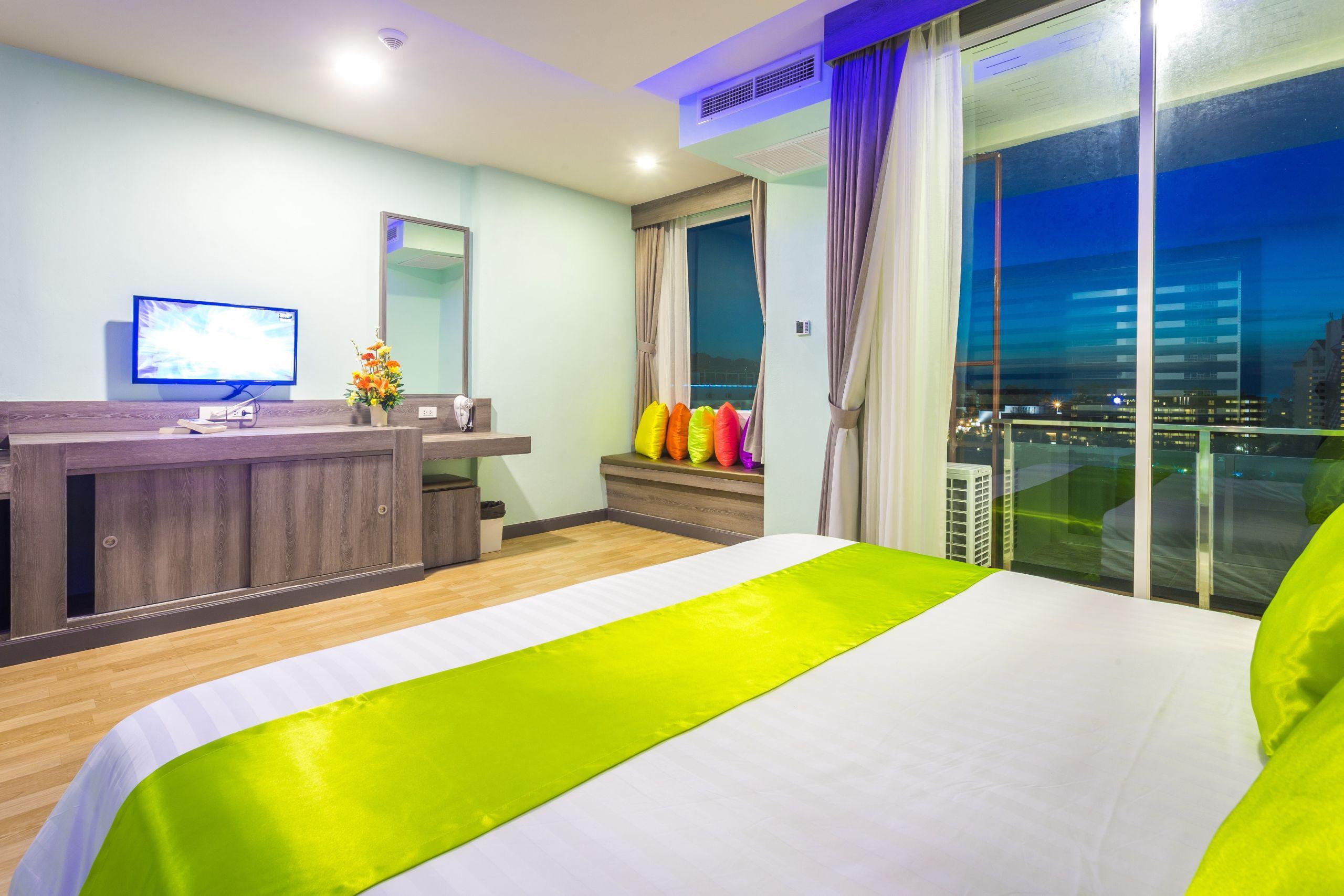 Add Plus Hotel&Spa Patong Exterior foto